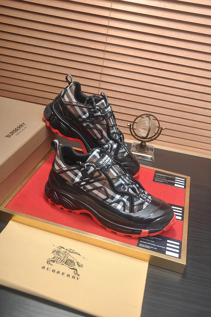 Men's shoes 💰680💶[Burberry] (cowhide lining) classic low-top sneakers｜Imported cowhide with classic plaid fabric｜Cow leather lining｜Original outsole｜Fine workmanship and comfortable to wear Size: 38-44 (customized at 45)